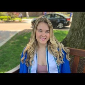 Meet your Posher, Danielle